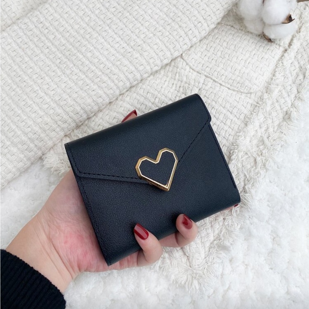 ⚠️Clearance Elegant Black Heart Accent Women's Wallet - Picture 1 of 4